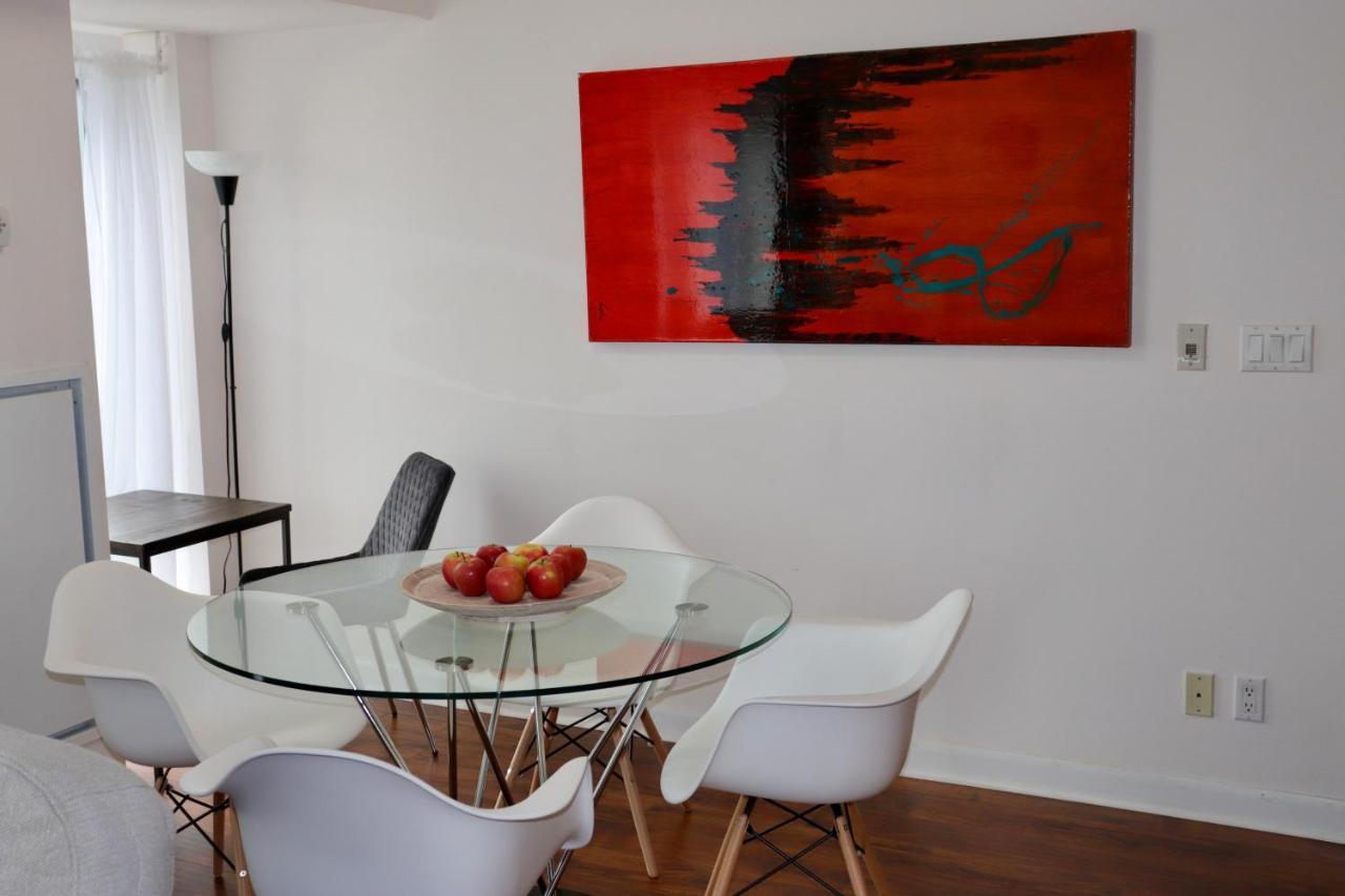 Apartment/2Bedrooms/2 Full Bathrooms/Free Parking Торонто Экстерьер фото